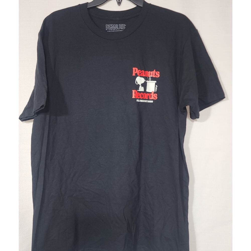 Snoopy ''Peanuts record'' men's Large black shirt